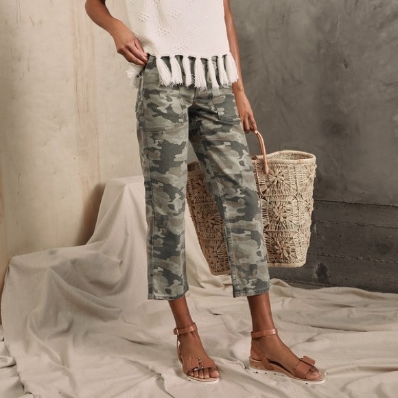 Free People High-Waisted wide leg camo jeans - Picture 1 of 2
